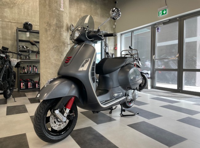 Piaggio Vespa 300 Gts