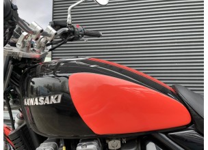 ﻿Kawasaki ZR550