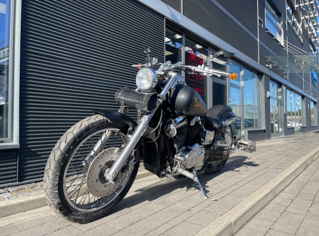 Honda BlackWidow VT750c