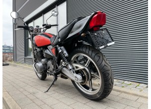 ﻿Kawasaki ZR550