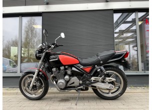 ﻿Kawasaki ZR550
